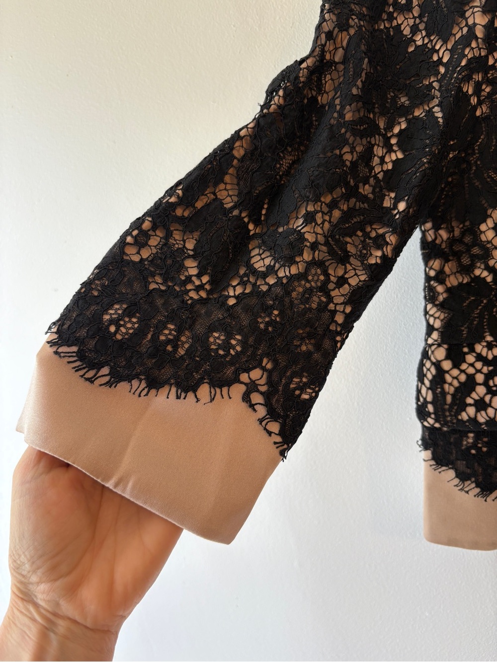 GUCCI Black Lace Cropped Jacket Silk Lined Pink Crochet Collar Italy IT 40 - Picture 7 of 14